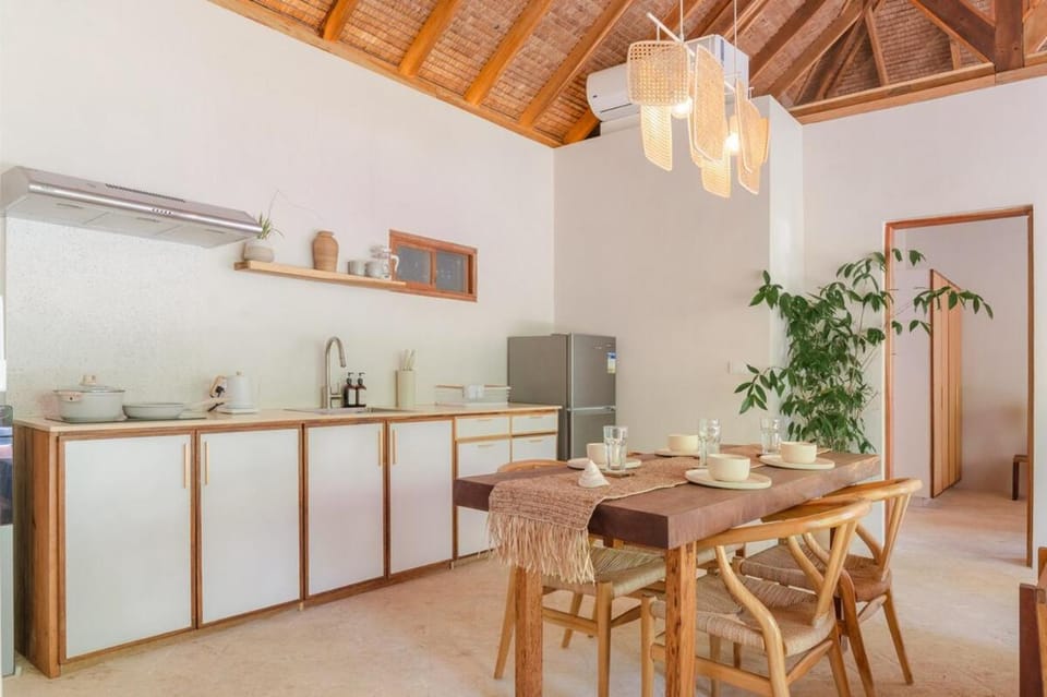 Kitchen or kitchenette, Dining area, pet friendly, stove