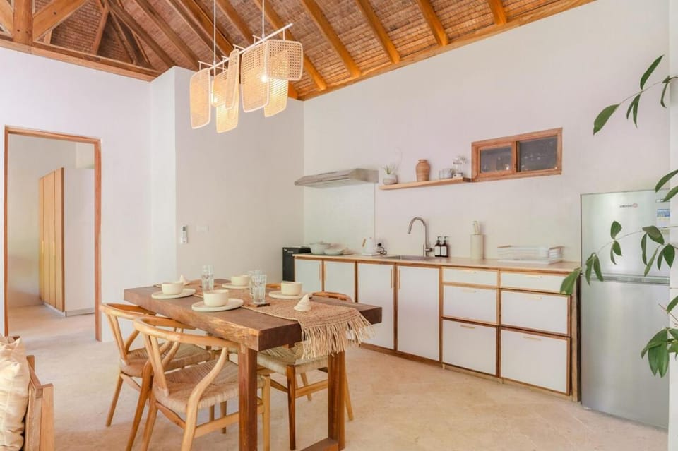 Coffee/tea facilities, Kitchen or kitchenette, Dining area, pet friendly, stove