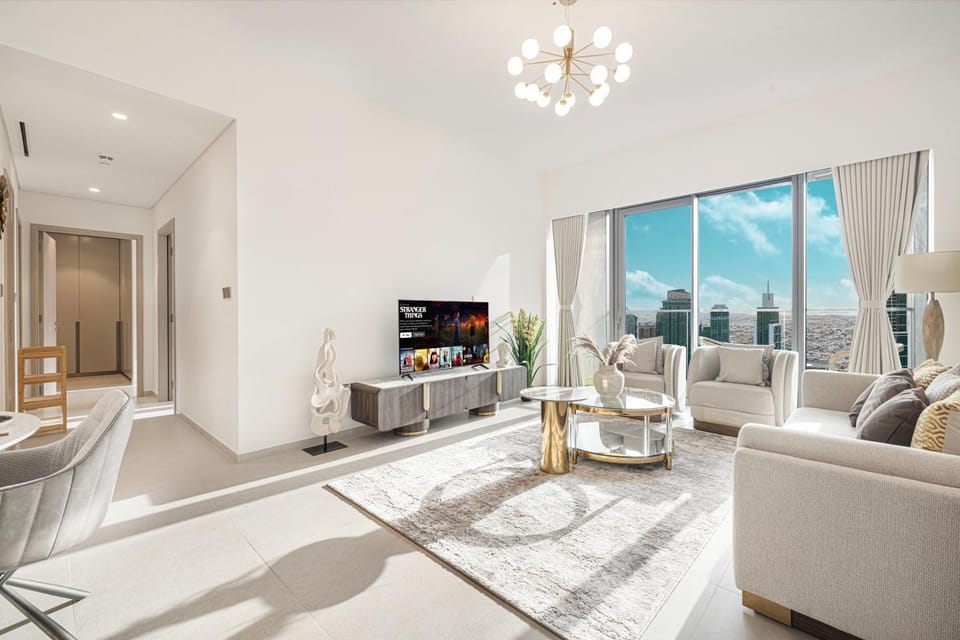 Communal lounge/ TV room, TV and multimedia, Living room, Seating area, Evening entertainment