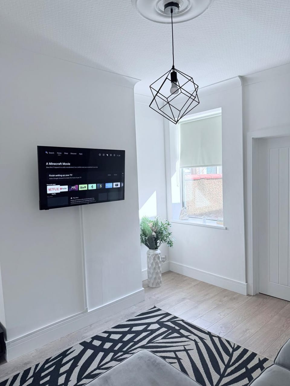 Seaside Home - Spacious Rooms - TV's in Every Room House in Cleethorpes