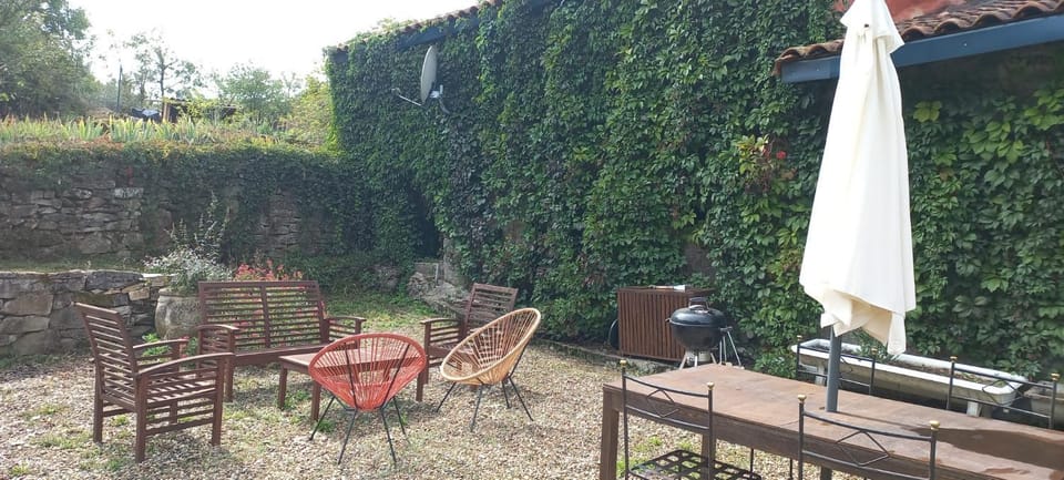 Grande maison rustique sur les contreforts du Larzac House in Occitanie