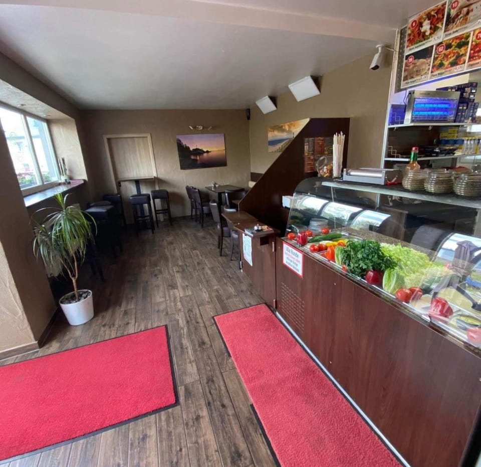 Restaurant/places to eat, Food and drinks, Food