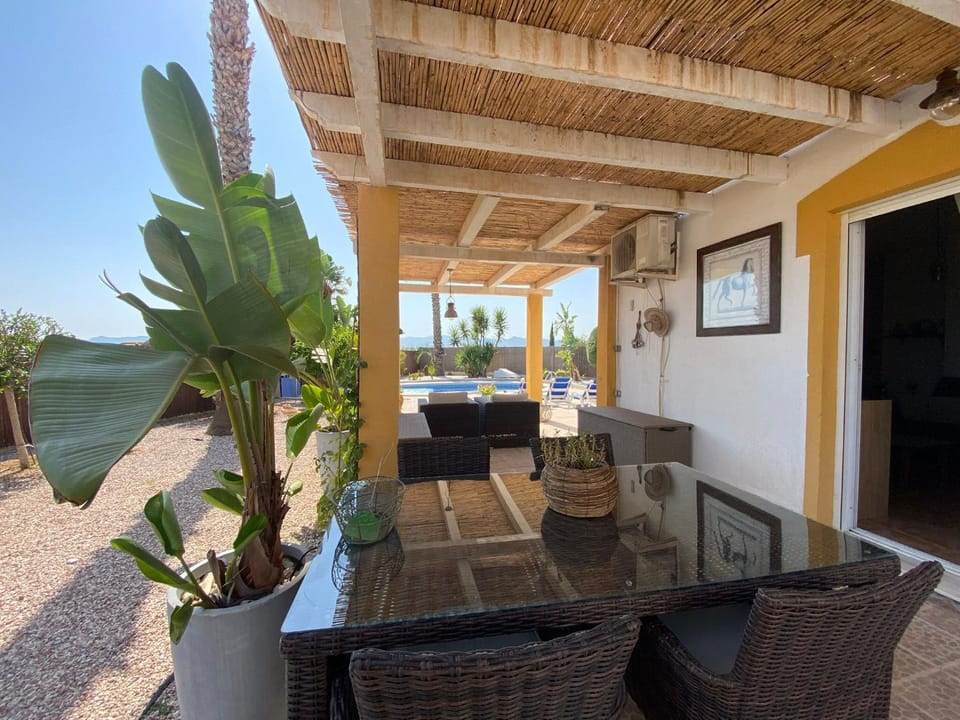 Off site, Garden