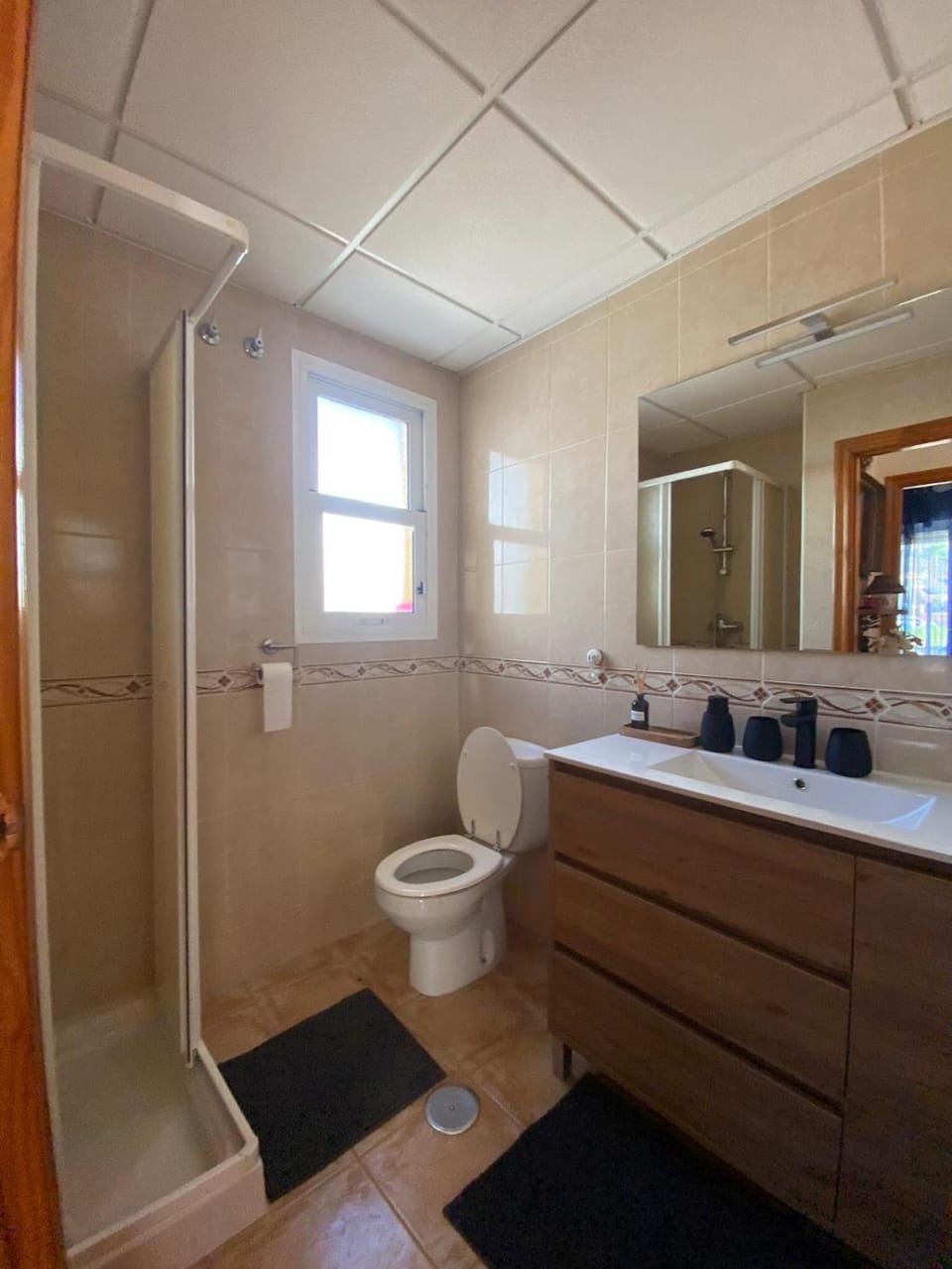 Shower, Toilet, towels