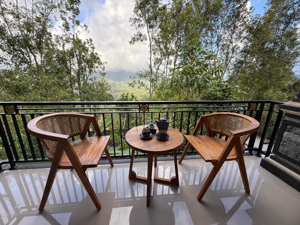 Patio, Day, Natural landscape, View (from property/room), Balcony/Terrace, Living room, Dining area, Mountain view