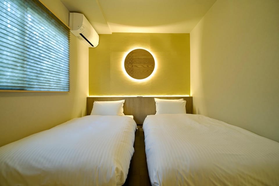 Bed, Photo of the whole room, Bedroom, air conditioner