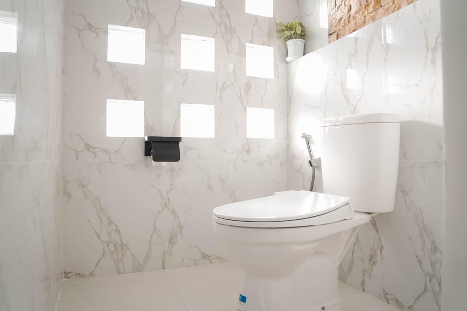 Toilet, Bathroom