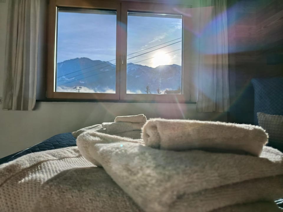 Bed, Natural landscape, Photo of the whole room, Bedroom, Mountain view, towels