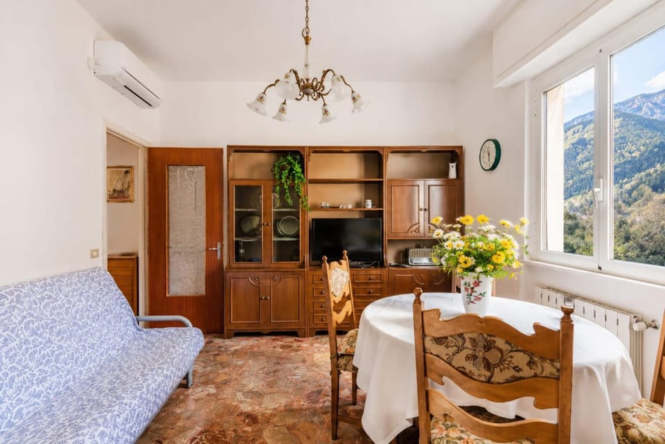 Hostdomus - Casa Ambra Apartment in Finale Ligure