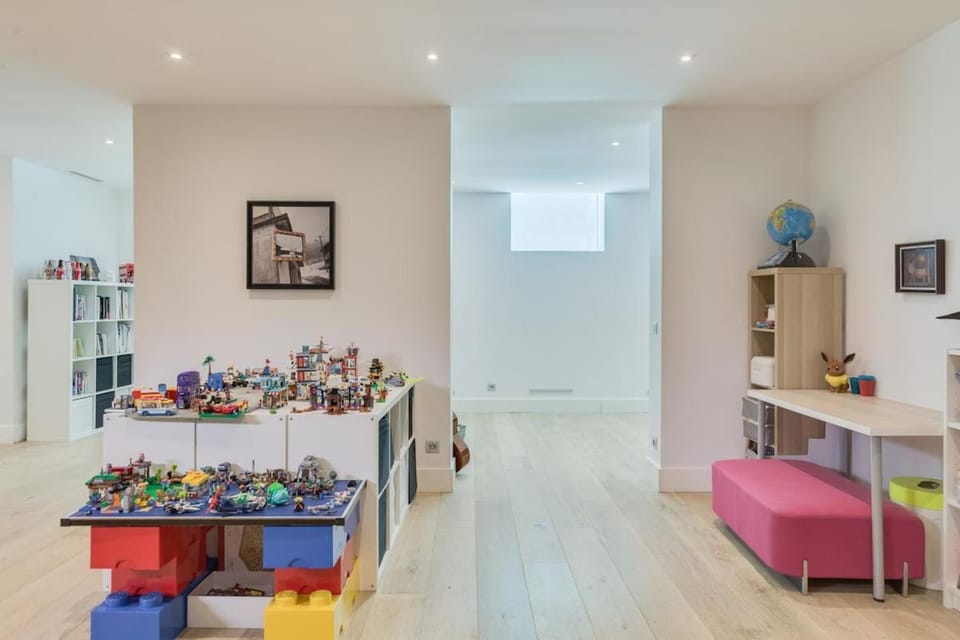 Luxurious architectural villa Villa in Cassis