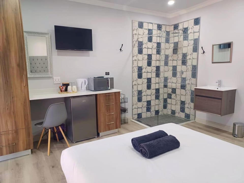 Bed, TV and multimedia, Coffee/tea facilities, Photo of the whole room, Bedroom