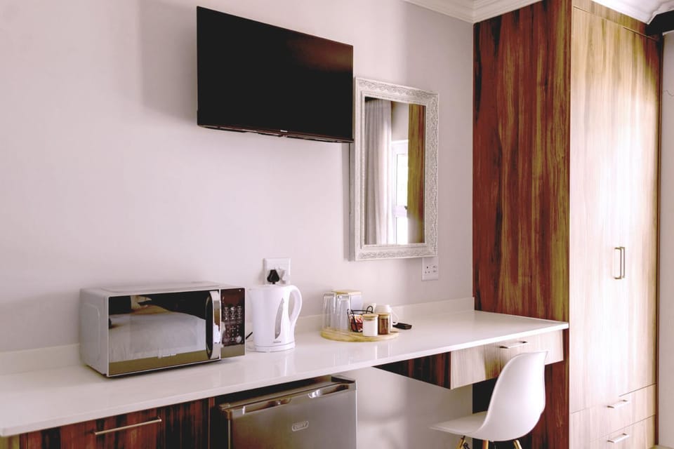 TV and multimedia, Kitchen or kitchenette