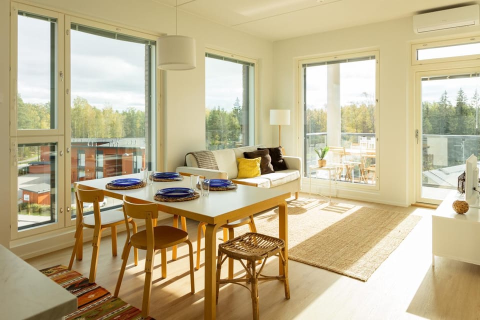 View (from property/room), Seating area, Dining area