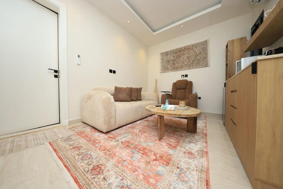 Elegant 1BR Prime Spot Self-Entry 17 Apartment in Riyadh