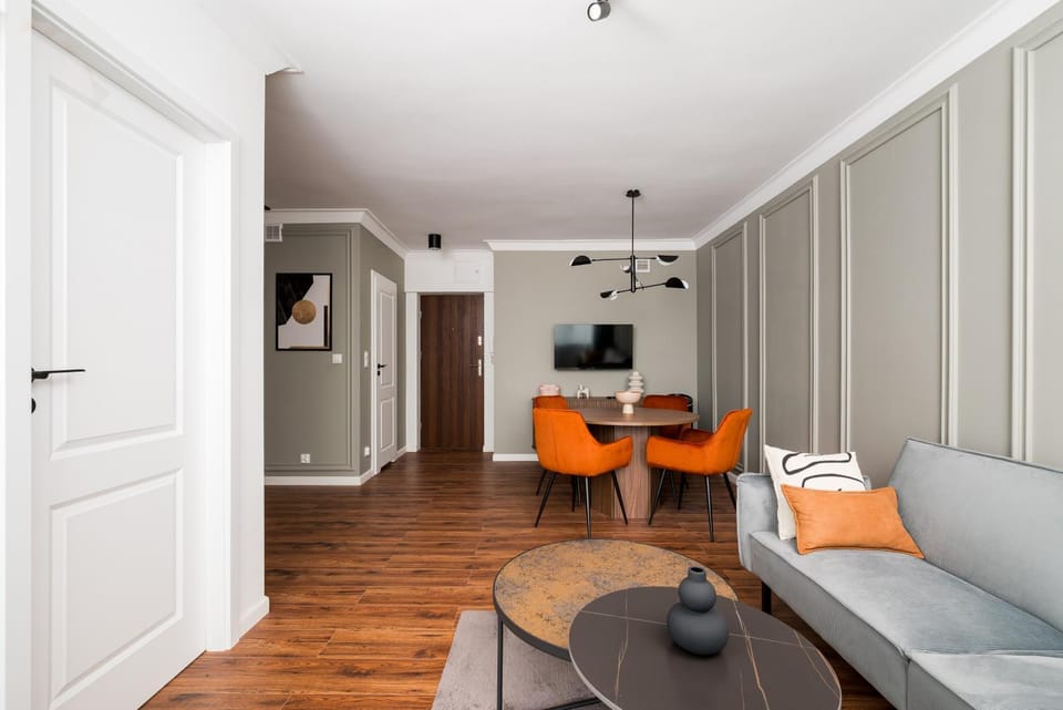 Communal lounge/ TV room, TV and multimedia, Living room, Seating area, Evening entertainment