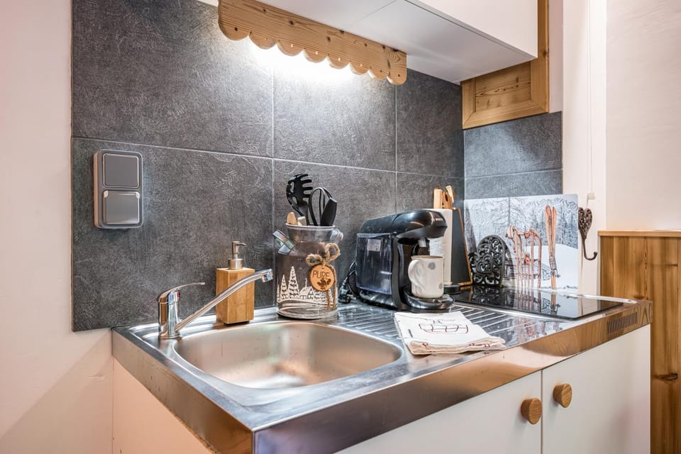 Coffee/tea facilities, Kitchen or kitchenette