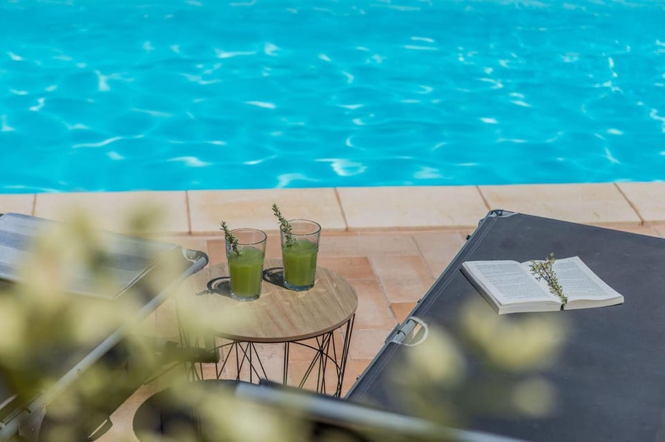 Floor plan, Swimming pool, sunbed