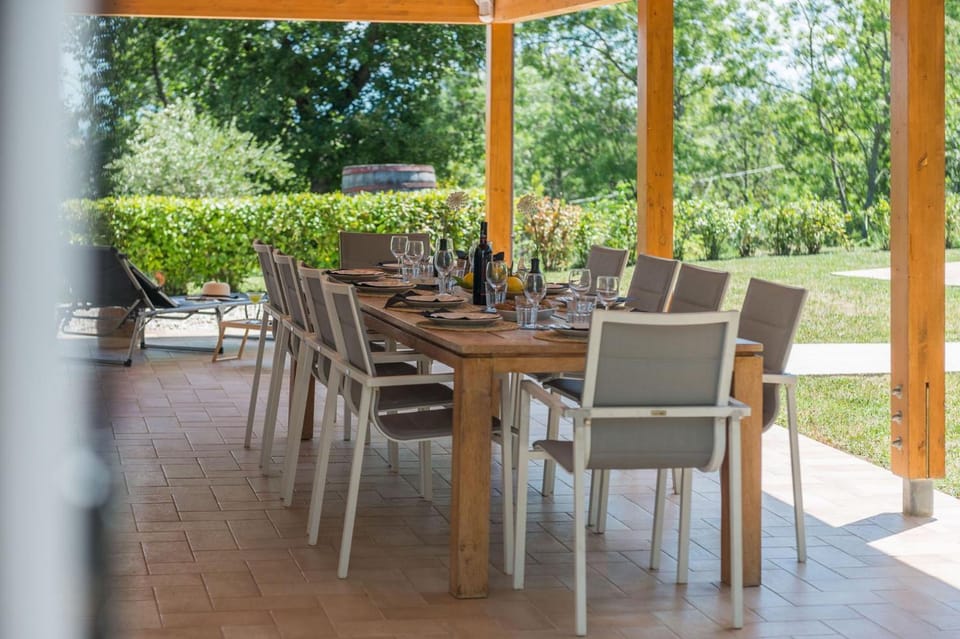 Patio, Dining area, Garden view