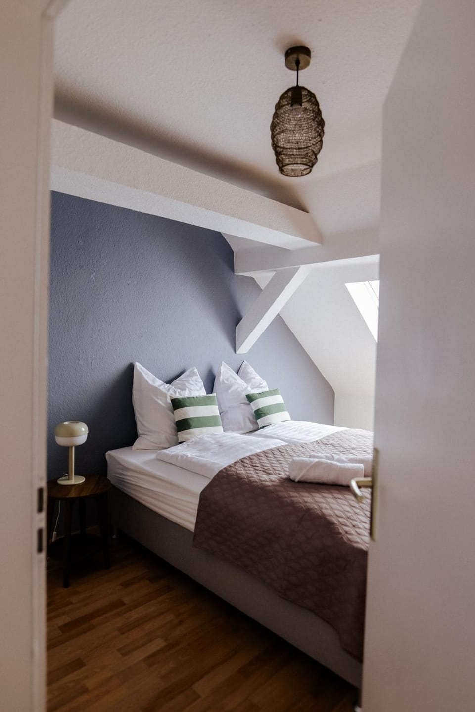 Bed, Bedroom, flat iron