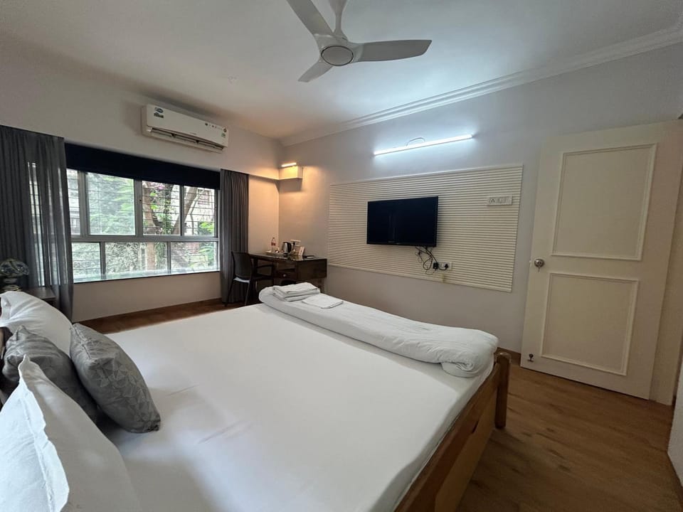 Bed, TV and multimedia, Photo of the whole room, Bedroom, air conditioner