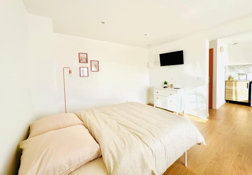 TV and multimedia, Photo of the whole room