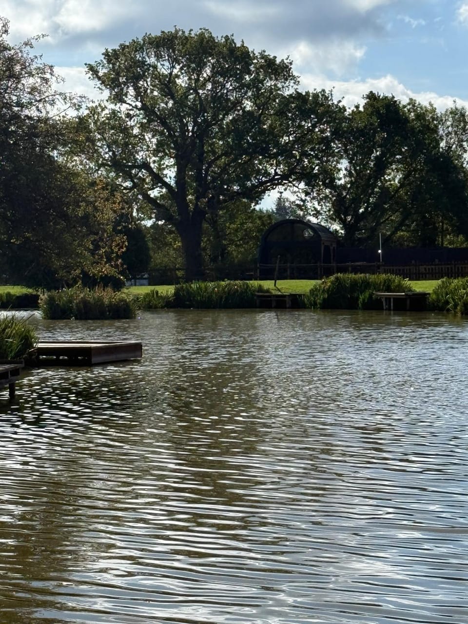 Luxury Lodge with Hot Tub next to Belfry Golf Course Nature lodge in North Warwickshire District