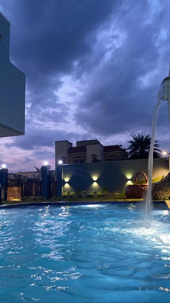 Night, Pool view
