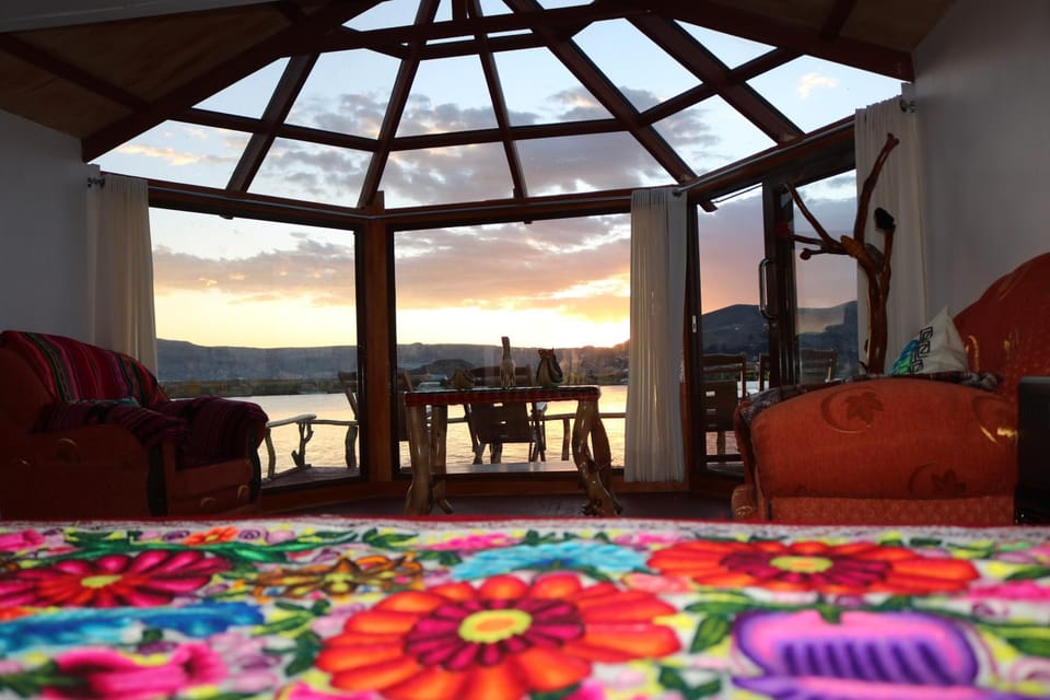 Uros House Lodge Perú Hotel in Puno, Peru