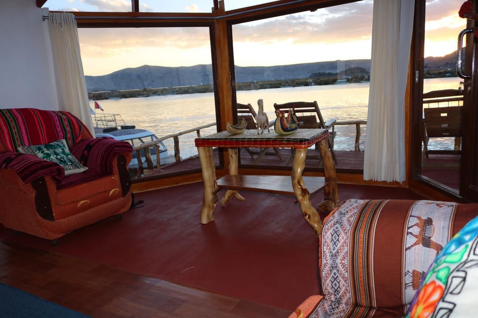 Uros House Lodge Perú Hotel in Puno, Peru