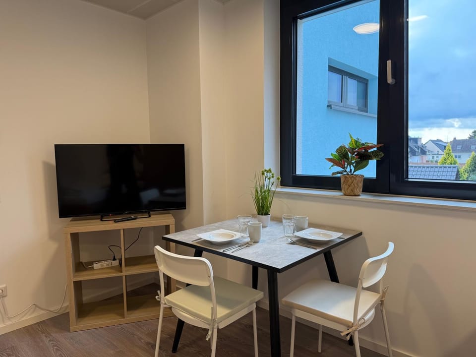 Communal lounge/ TV room, TV and multimedia, Dining area, Evening entertainment