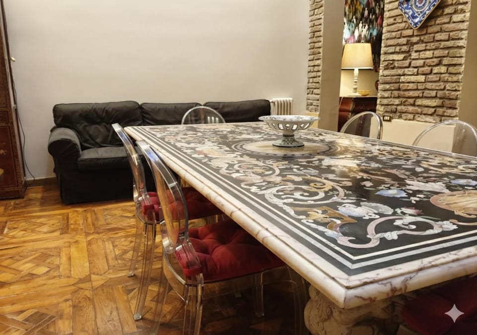 Colosseum Imperial Fora ancient house in MONTI Apartment in Rome