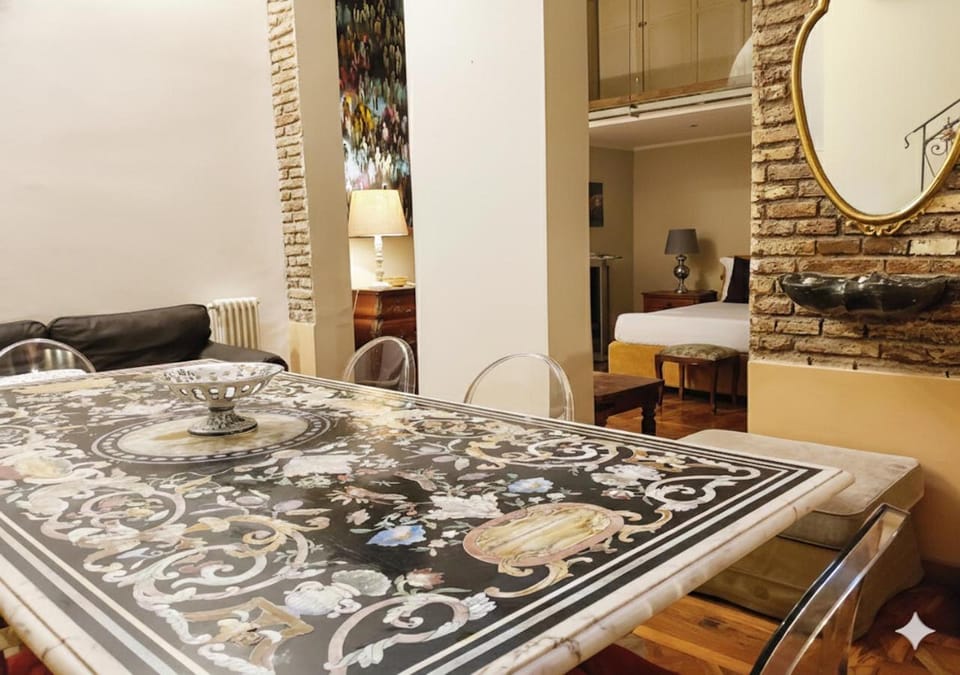 Colosseum Imperial Fora ancient house in MONTI Apartment in Rome