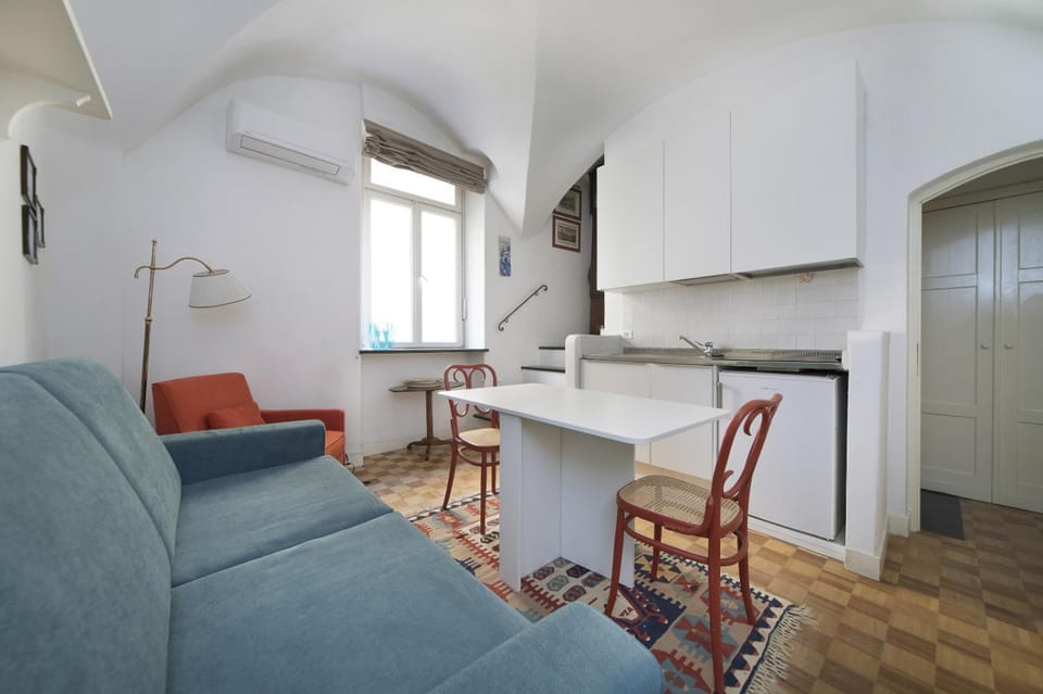 Hostdomus - Almarè Suite Apartment in Liguria