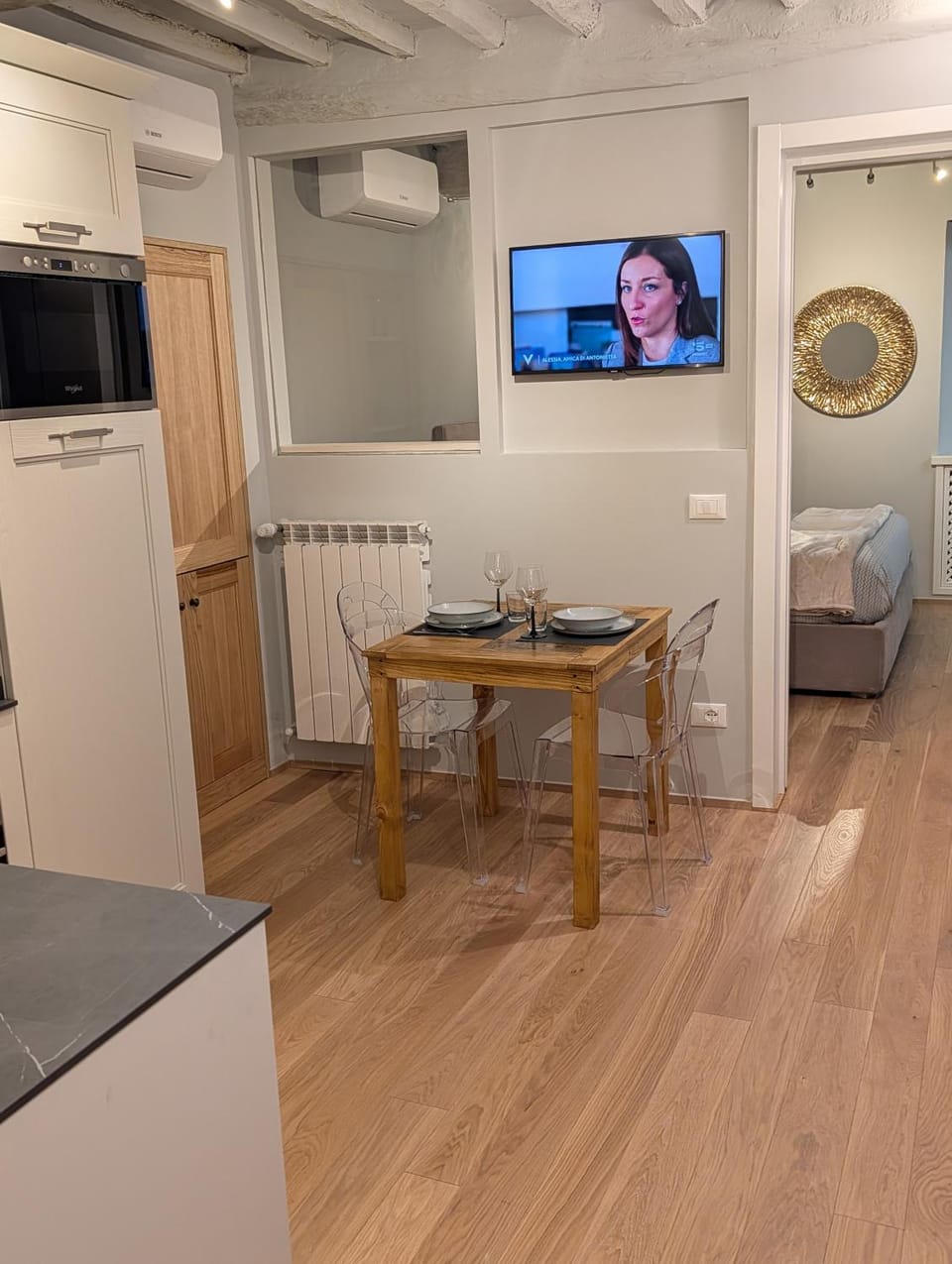 La Piccola Atene Atelier Apartment in Pietrasanta
