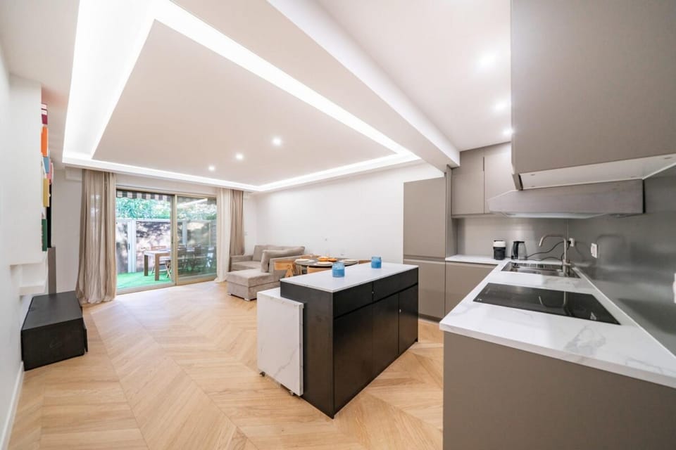Cozystay 1807 - peaceful 3-bedroom heart of Cannes Apartment in Cannes