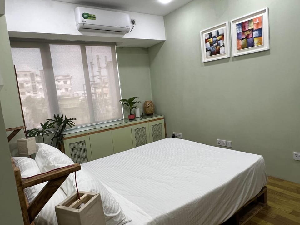 Bed, Living room, Bedroom, internet, air conditioner
