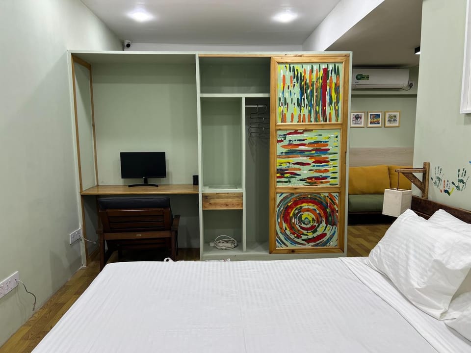 Bed, Bedroom, air conditioner