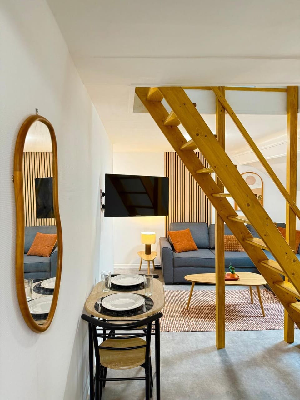 Communal lounge/ TV room, Bed, TV and multimedia, Photo of the whole room, Seating area, Evening entertainment, Bedroom