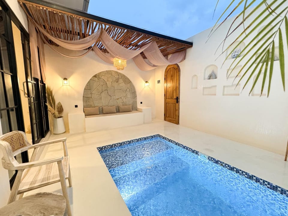 Pool view, Swimming pool