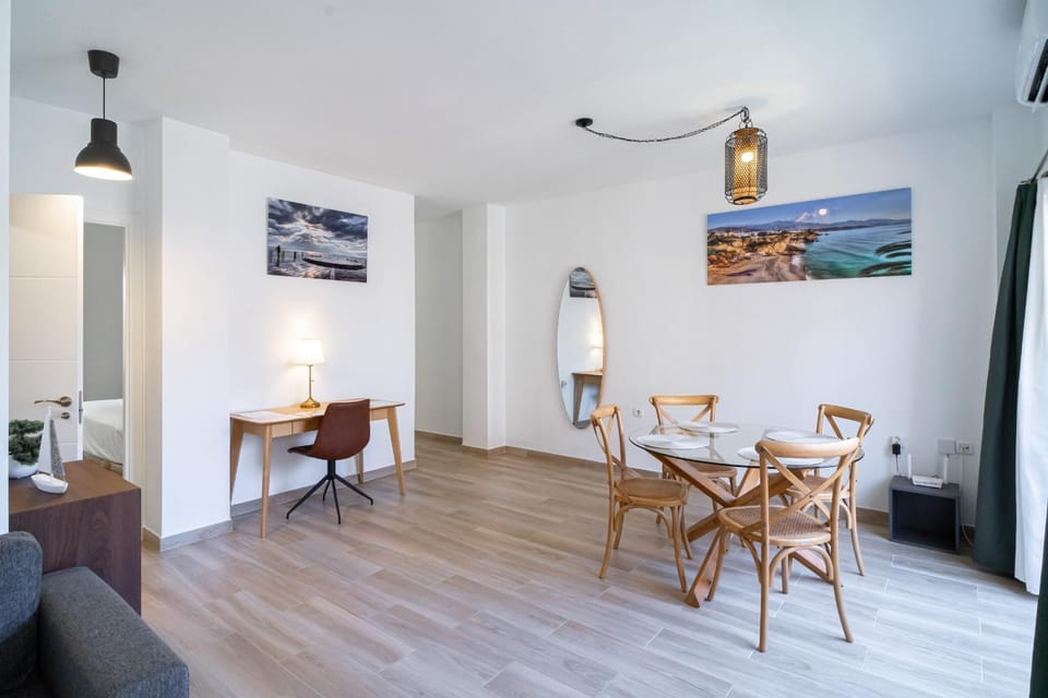 Seating area, Dining area
