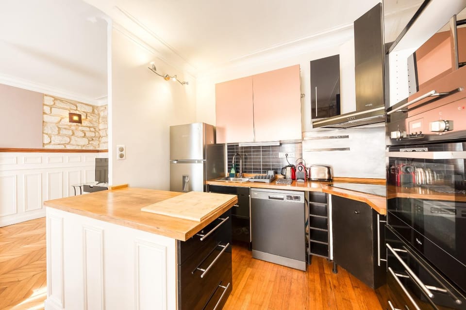 Kitchen or kitchenette, Dining area, dishwasher, oven, stove, toaster