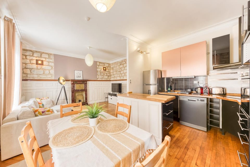 Dining area, dishwasher, oven, stove