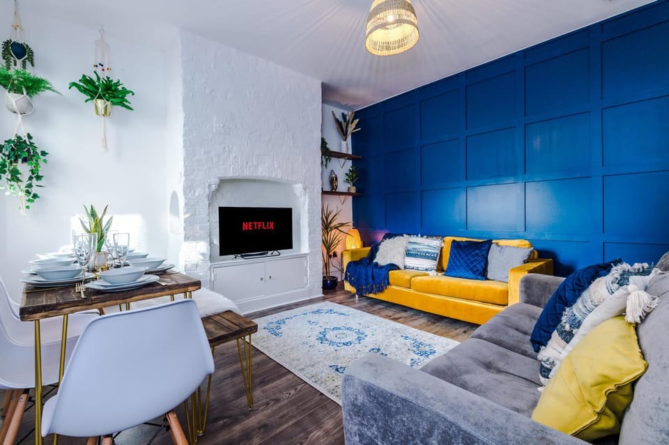 Spacious 4BR Home with 3 Baths, Manchester Stay House in England