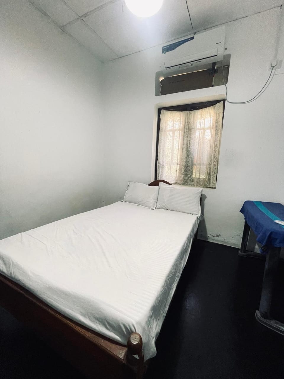 Bed, Bedroom, air conditioner