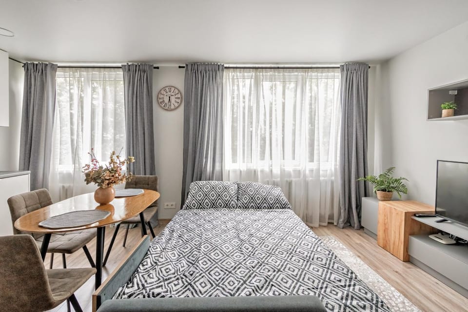 Communal lounge/ TV room, Bed, TV and multimedia, Living room, Bedroom