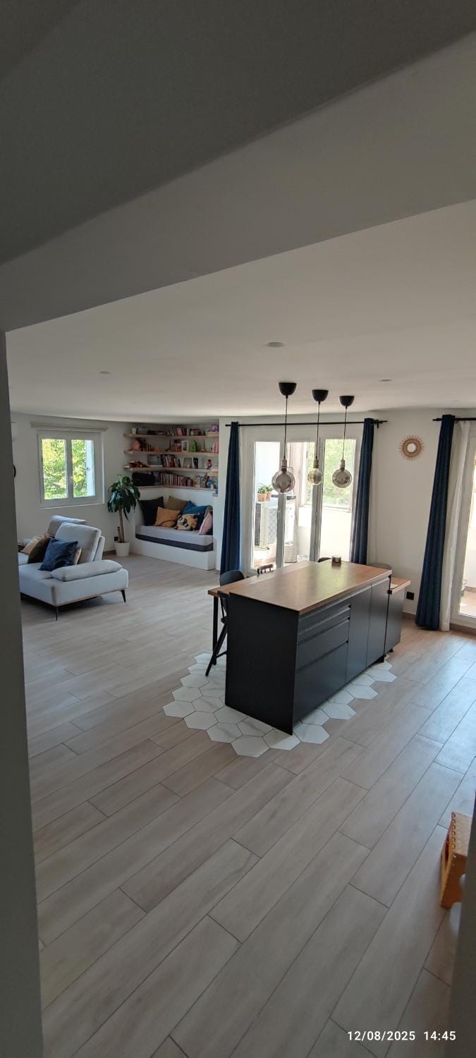 Library, Living room