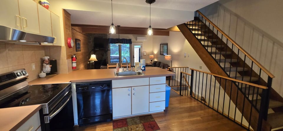 Wooded Wonder-2 Bedroom Ski-in and out with Hot Tub Villa in McHenry
