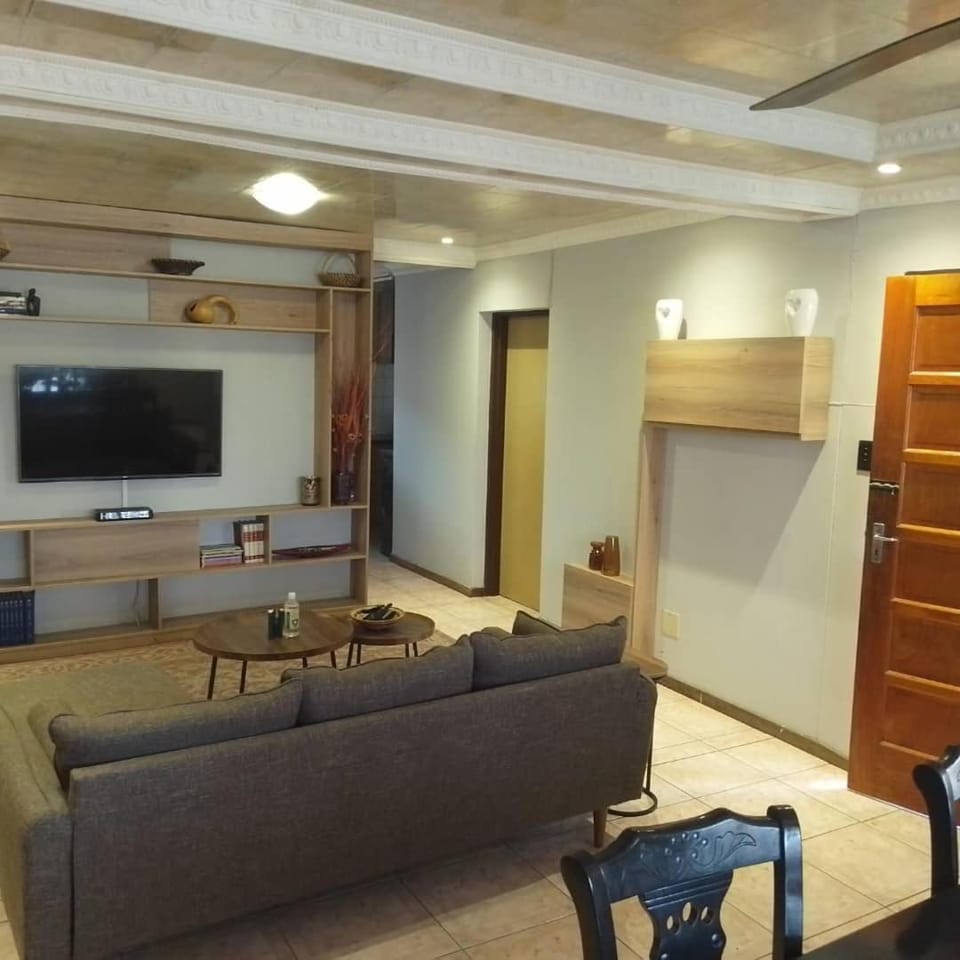Chibu Backpackers Accommodation House in Namibia