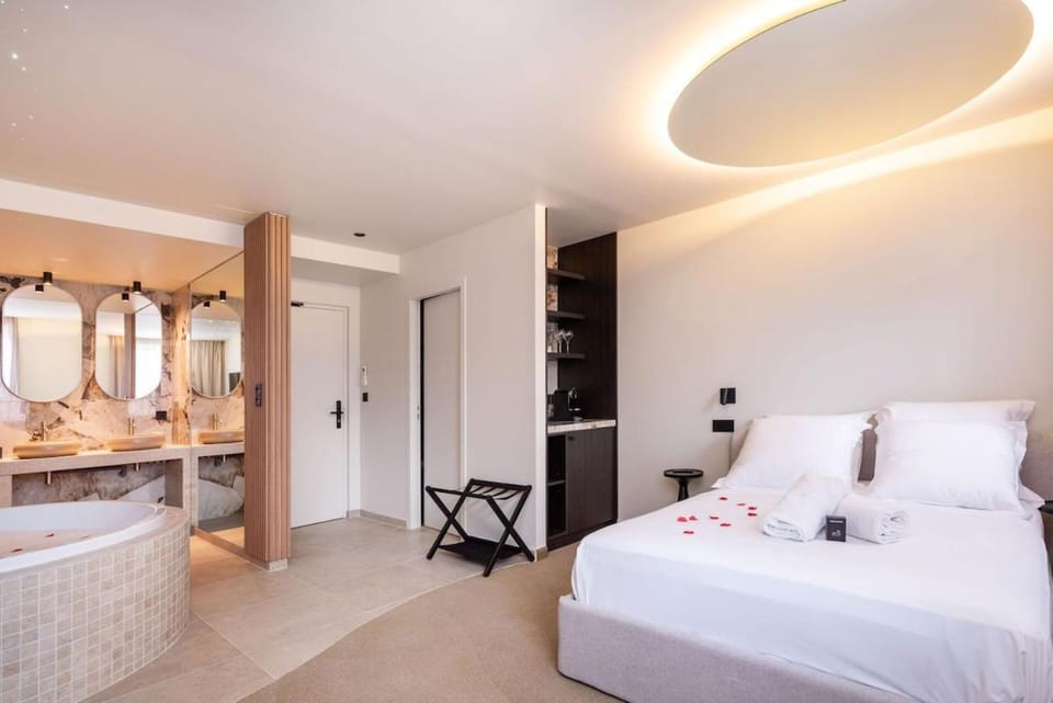 Ecrin Romantique, Suite d'exception avec balnéo Apartment in Villeurbanne