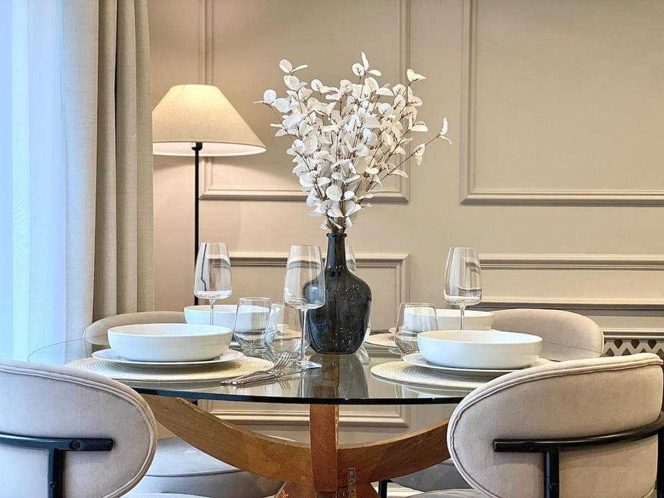 Minimal Designer Home with a Beautiful Garden Apartment in City of Westminster
